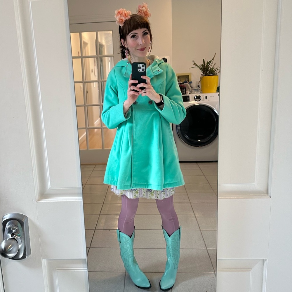 Meet your Posher, Leila-anne